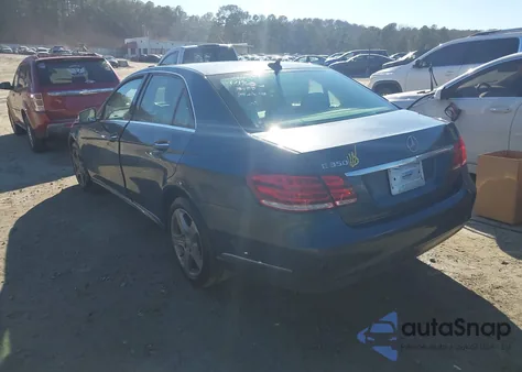 2014 Mercedes-Benz E 350 z USA, uszkodzony, nr VIN WDDHF5KB3EA996625